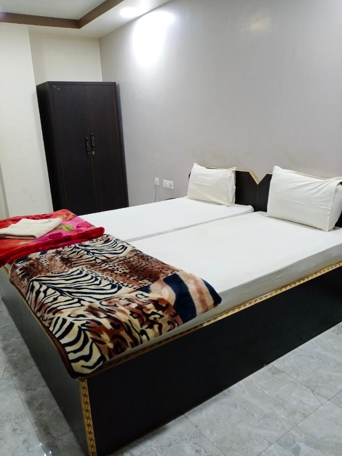 Hotel Sunaina International Gajá Kültér fotó